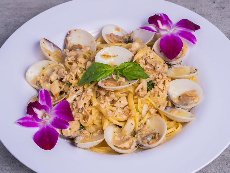 Linguini with clams at Sami's on Marco Island